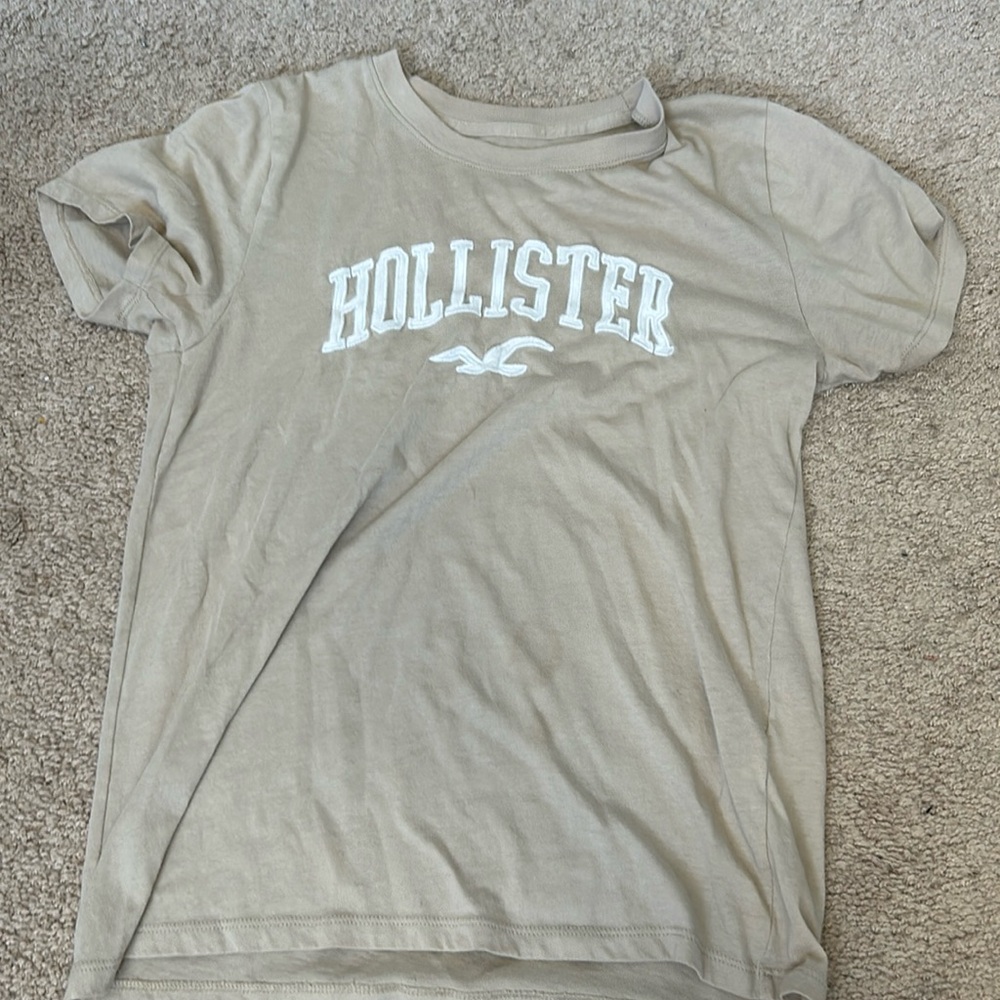 Women’s holister tee shirt size small
